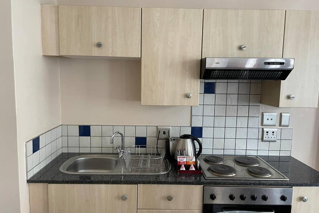 Cool & Easy Flat In The Heart Of Marshalltown Йоганнесбурґ Екстер'єр фото