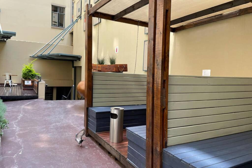Cool & Easy Flat In The Heart Of Marshalltown Йоганнесбурґ Екстер'єр фото